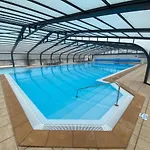 Moderne En Bord De Hébergement de vacances