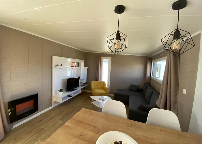 Moderne En Bord De *