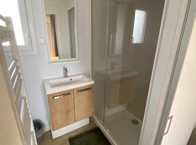 Ferienhaus Moderne En Bord De