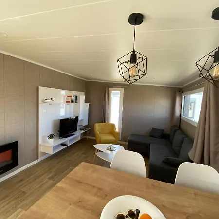 Moderne En Bord De *