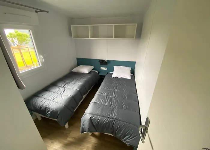 Moderne En Bord De * 布雷蒂诺斯梅尔